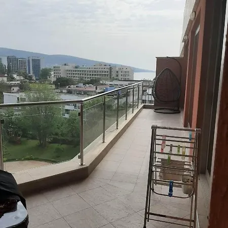 Триспален Апартамент В Слънчев Бряг На 100Метра От Плажа Apartament